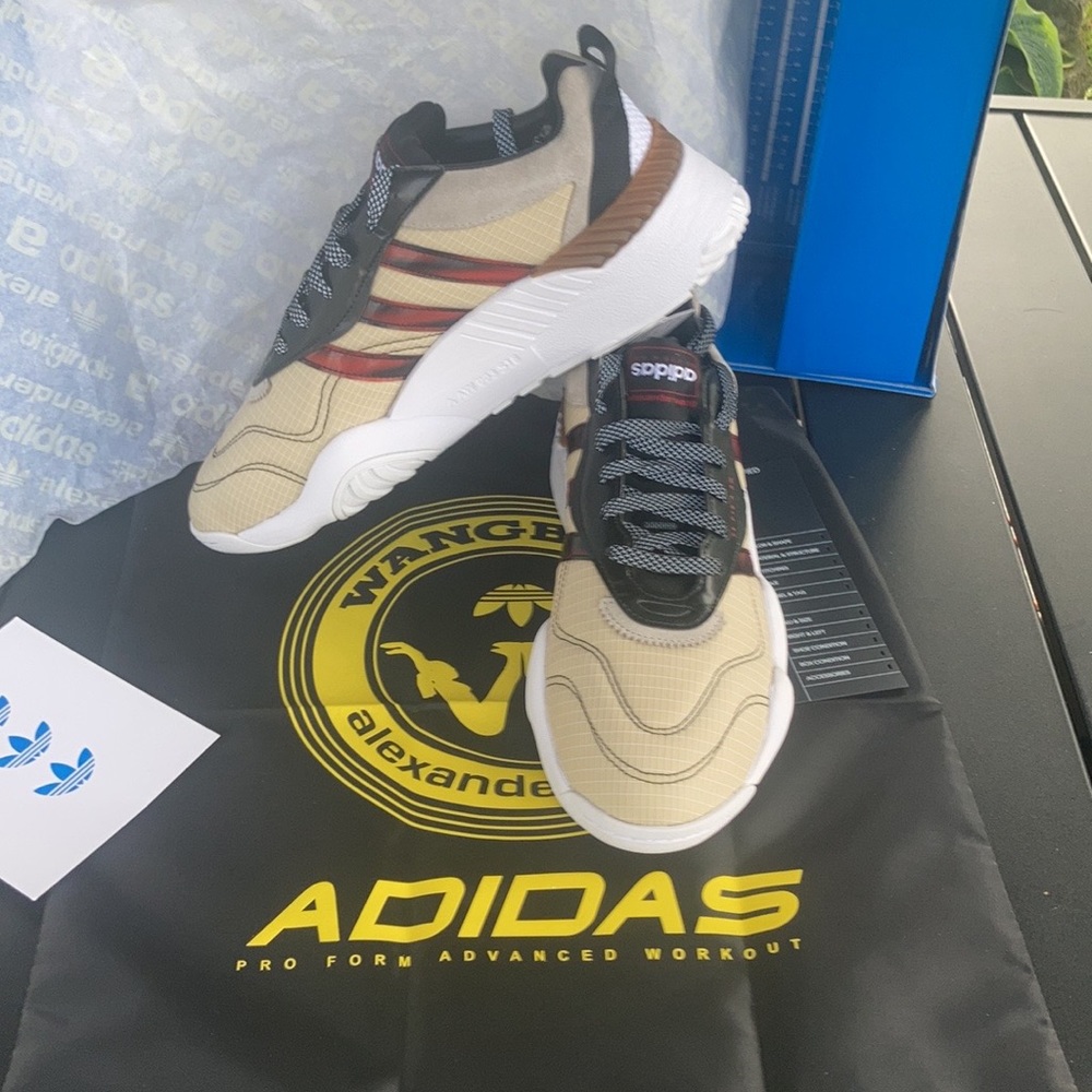 Adidas Alexander Wang “TURNOUT TRAINER” MENS(10.5)